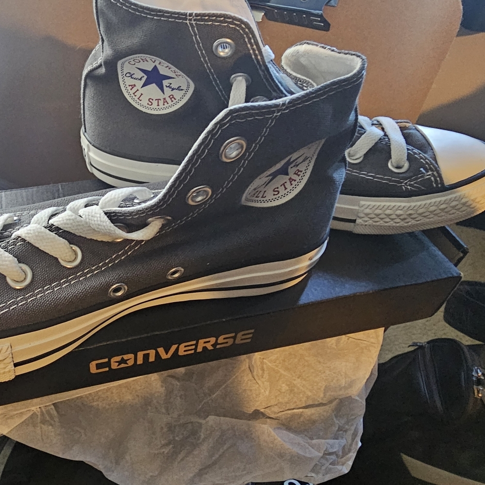 New pair of Converse high tops Grey canvas